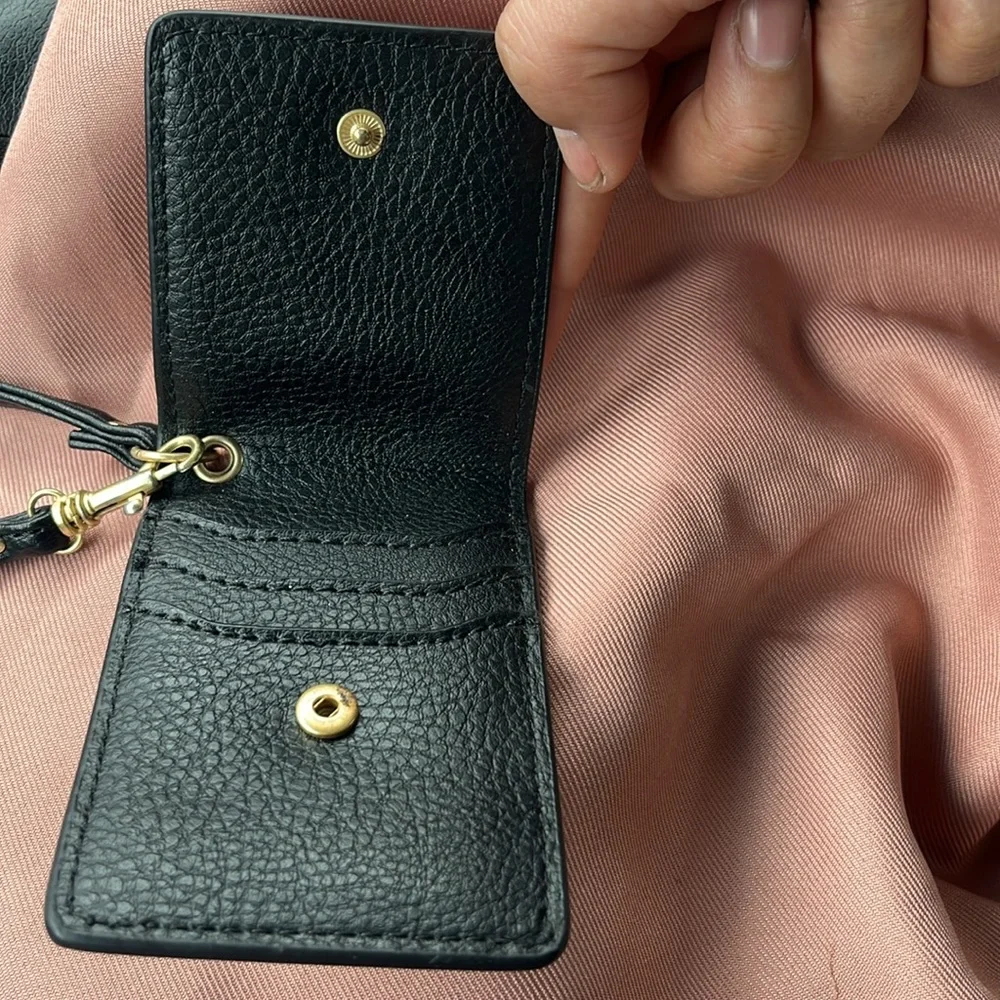 Relic Black Leather Phone Pouch